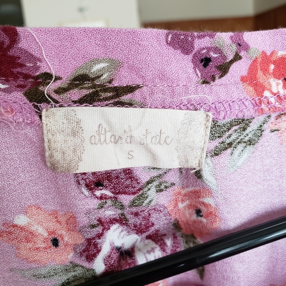 NWOT pretty petunia ruffled top - Picture 15 of 16